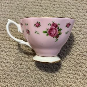 Royal Albert New Country roses pink footed tea cup